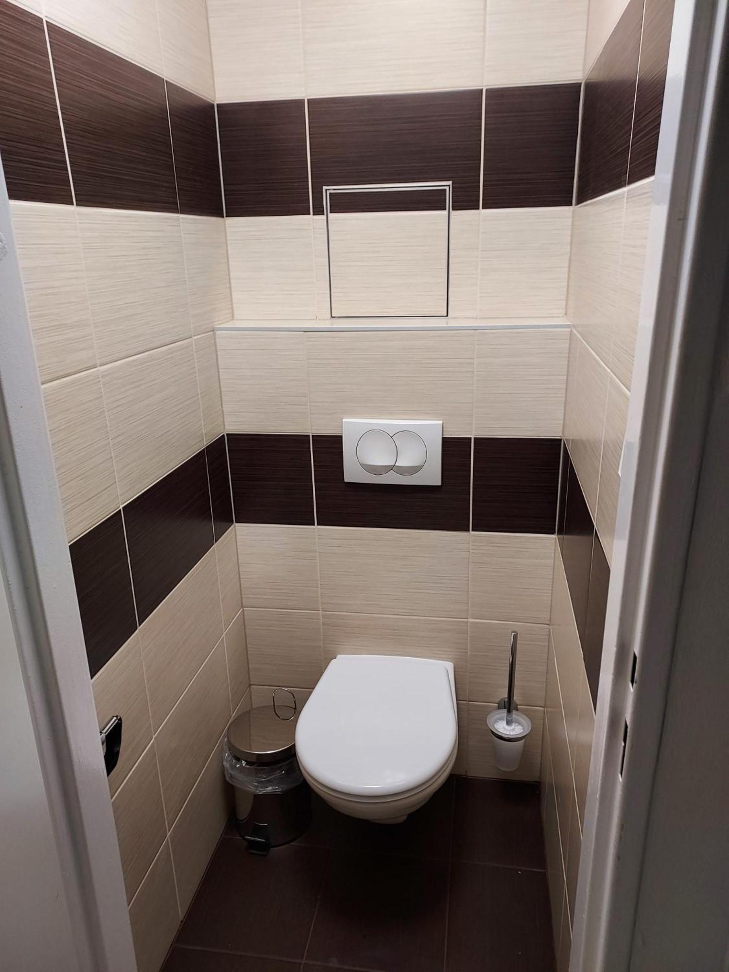Eislerova Kolej Jarov Hostel Prague Luaran gambar