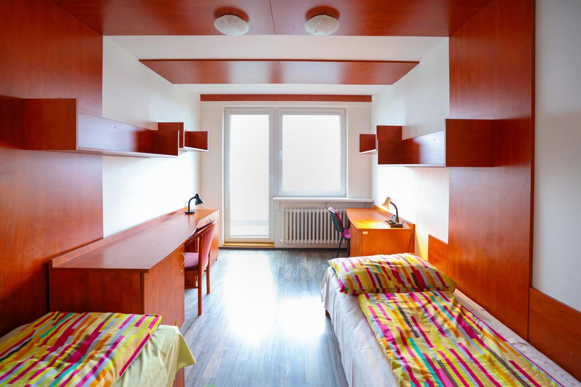 Eislerova Kolej Jarov Hostel Prague Luaran gambar