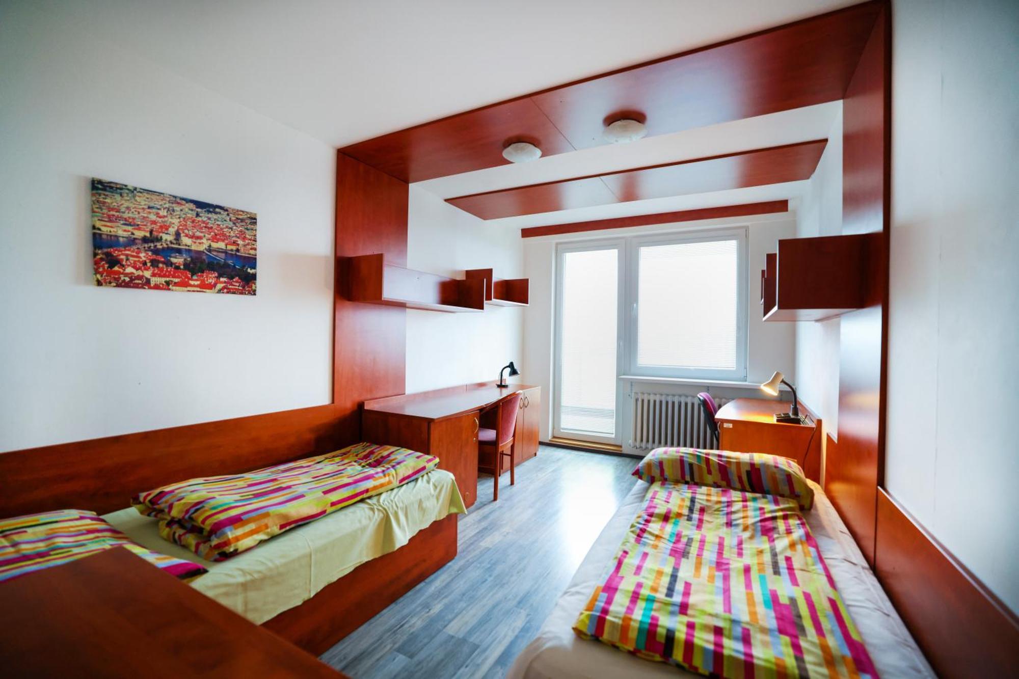 Eislerova Kolej Jarov Hostel Prague Luaran gambar