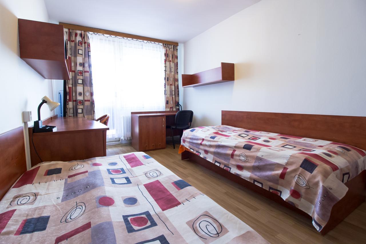 Eislerova Kolej Jarov Hostel Prague Luaran gambar